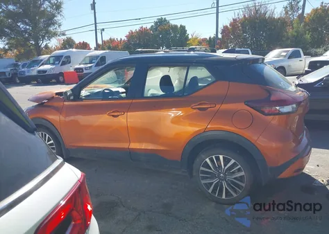2021 Nissan Kicks Sv Xtronic Cvt z USA, uszkodzony, nr VIN 3N1CP5CV2ML547800